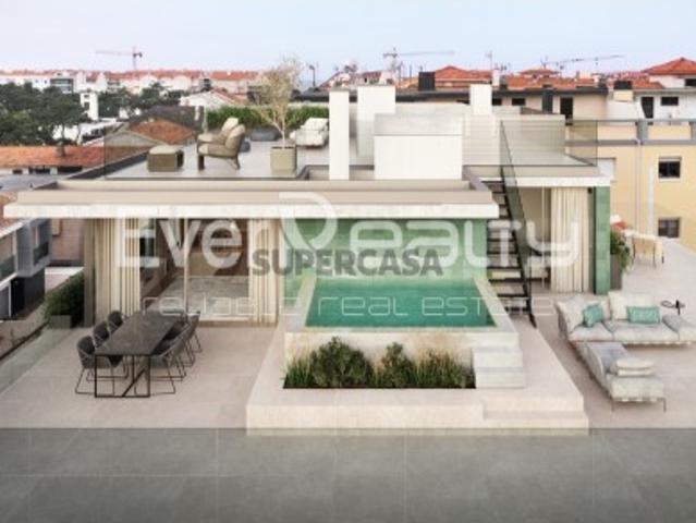 Apartamento T4 duplex novo na Praia da Barra
