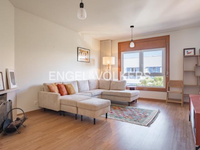 Apartamento T4 Duplex no Restelo