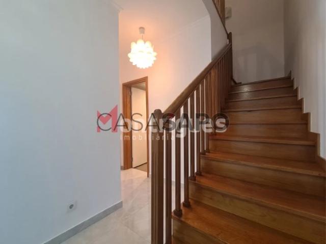 Apartamento T4 Duplex para alugar em Lisboa
