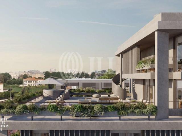 Apartamento T4 Duplex, próximo à Avenida da Boavista 0m² Lordelo do Ouro e Massarelos