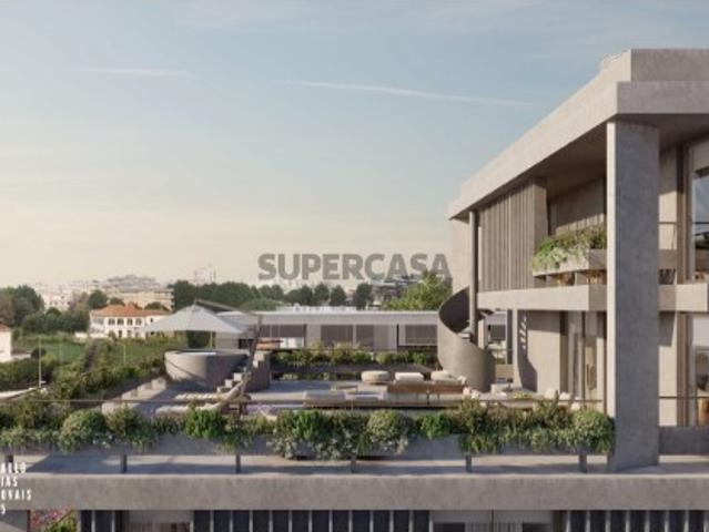 Apartamento T4 Duplex, próximo à Avenida da Boavista