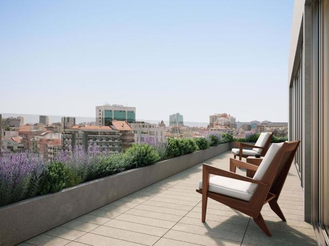 Apartamento T4 Duplex Villa&Pool. c/ Parqueamento no LINEA RESIDENCES