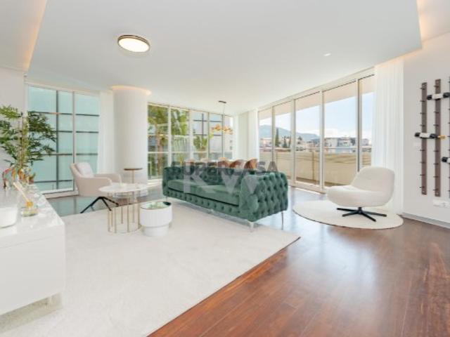 APARTAMENTO T4 EDIFÍCIO FUNCHAL CENTRUM PLAZA CENTRO DO FUNCHAL