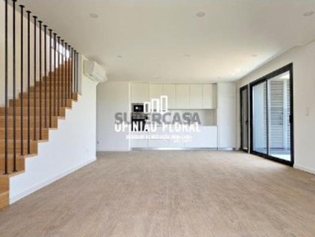 Apartamento T4 em Valadares