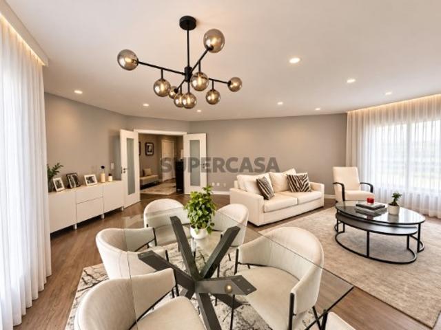 Apartamento T4 em Venteira