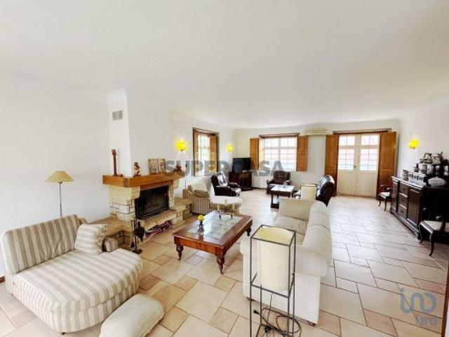 Apartamento T4 em Vila e Roussas de 262,00 m²