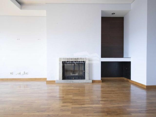Apartamento T4 em Zona Premium Pronto a Habitar em Bragança