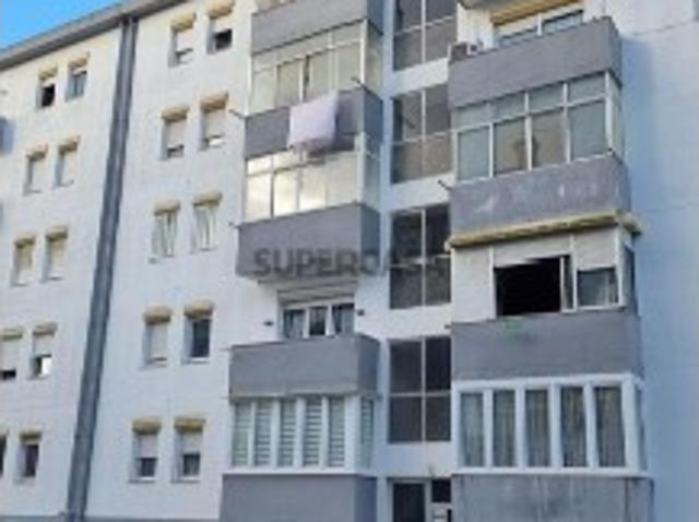 Apartamento T4 em Agualva e Mira Sintra