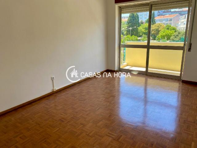 Apartamento T4 em Almada