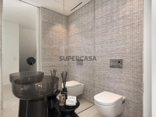 Apartamento T4 em Almancil