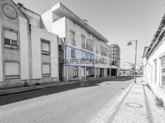 Apartamento T4 em Almeirim