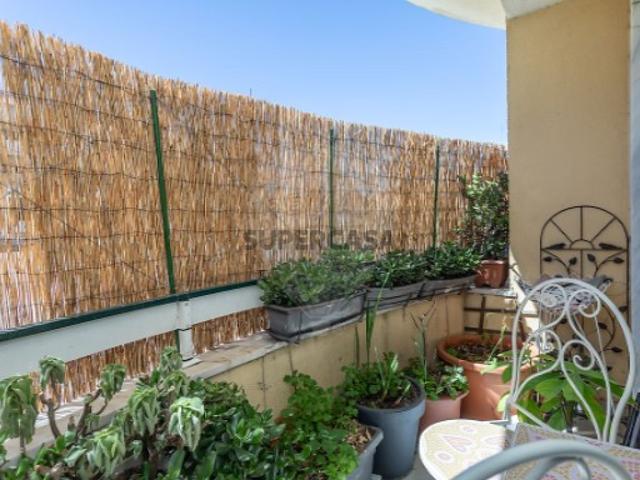 Apartamento T4 em Alcabideche