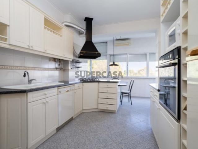 Apartamento T4 em Alfragide Sul