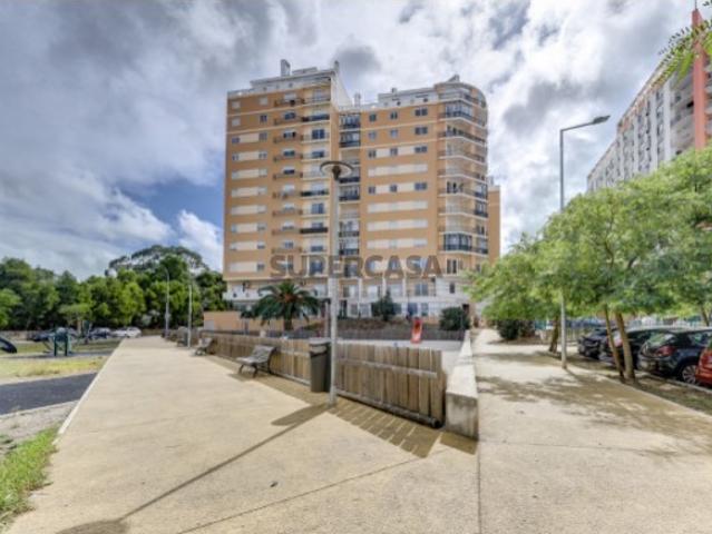 Apartamento T4 em Algueirão Mem Martins