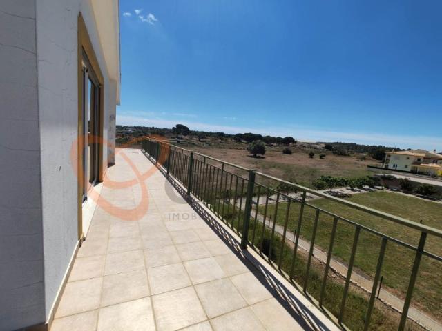 Apartamento T4 em Algoz, no sítio das Taipas