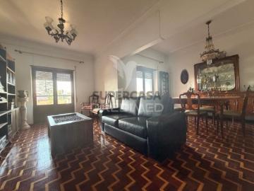 Apartamento T4 em Alhos Vedros