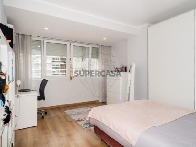 Apartamento T4 em Alvalade
