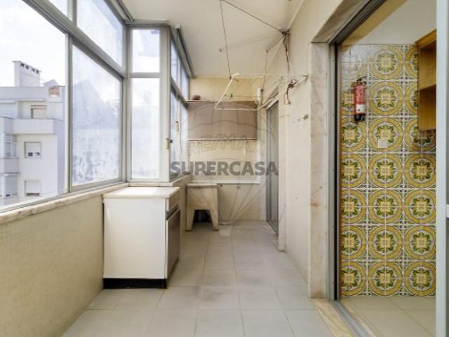Apartamento T4 em Alvalade