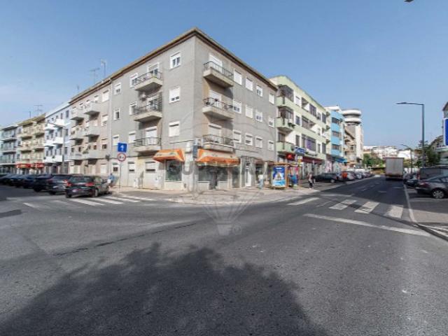 Apartamento T4 em Alverca do Ribatejo e Sobralinho