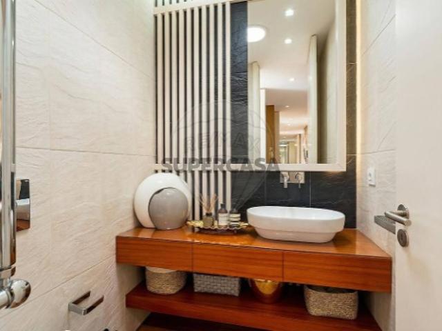 Apartamento T4 em Arcozelo