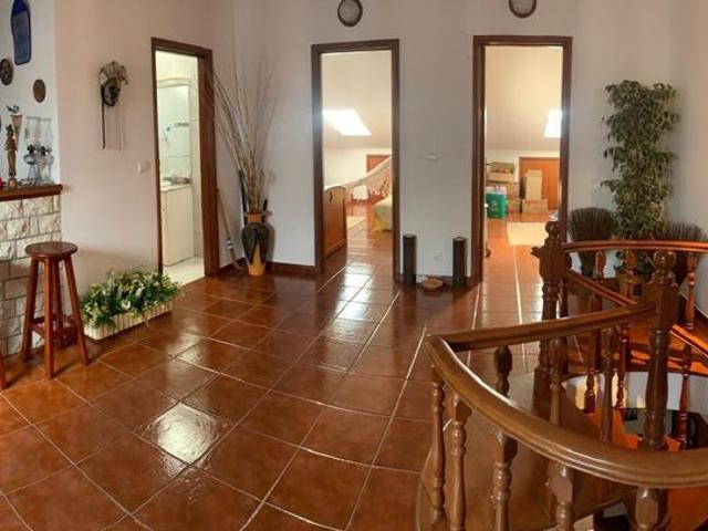 Apartamento T4 em Atouguia da Baleia