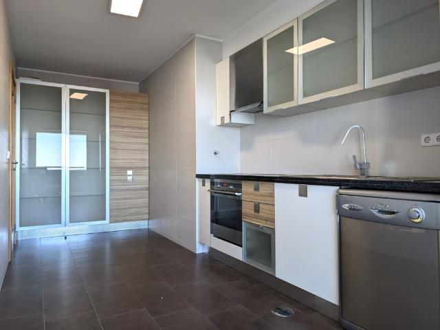 Apartamento T4 em Aveiro