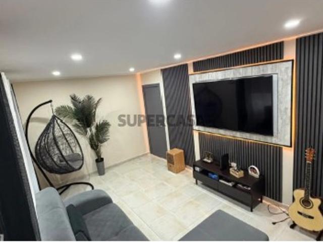 Apartamento T4 em Baixa da Banheira e Vale da Amoreira