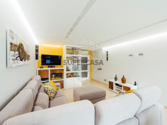 Apartamento T4 em Benedita