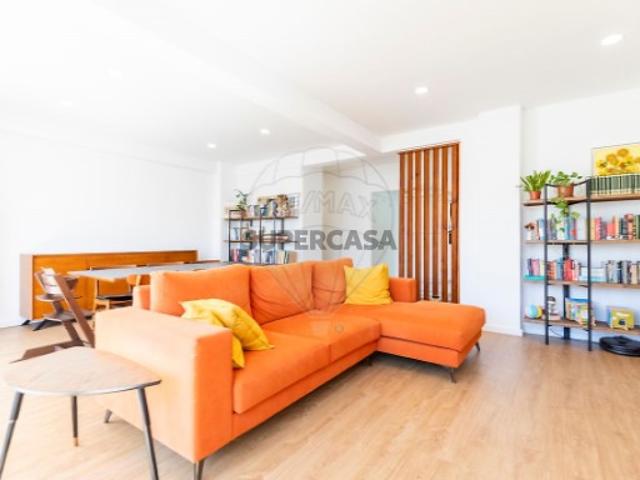 Apartamento T4 em Beato