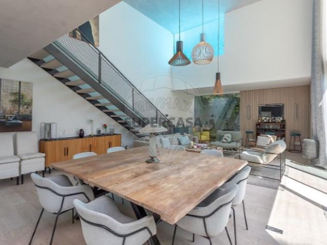 Apartamento T4 em Campo de Ourique