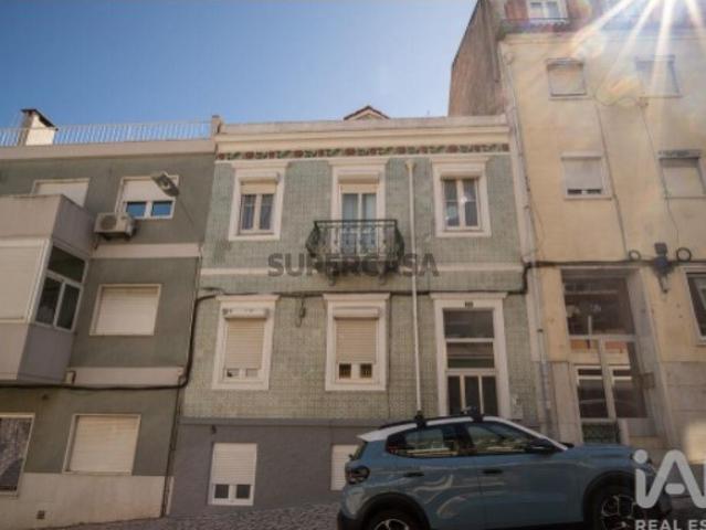 Apartamento T4 em Campolide de 86 m²