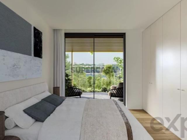 Apartamento T4 em Canidelo