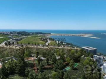 Apartamento T4 em Canidelo