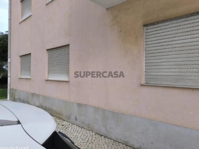 Apartamento T4 em Carregado e Cadafais