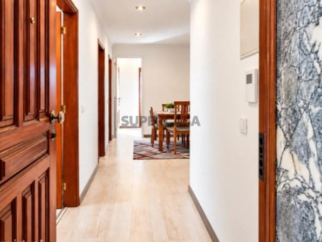 Apartamento T4 em Carregado e Cadafais