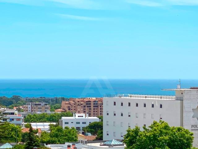 Apartamento T4 em Cascais com vista Mar e Serra
