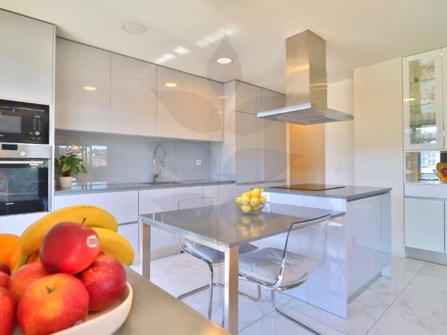 Apartamento T4 em Celeirós | 4 Suites | Garagem para 2 Viaturas