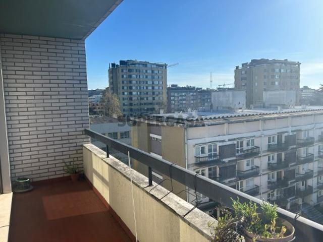 Apartamento T4, em condominio, no Pinheiro Manso
