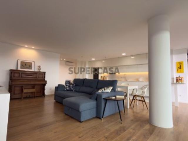 Apartamento T4 em condomínio com duas piscinas, frente para o mar, Olhão, Algarve