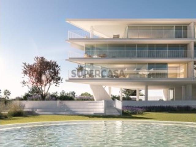 Apartamento T4 em Condomínio de Luxo Privado c/ Piscina | Vilamoura, Algarve