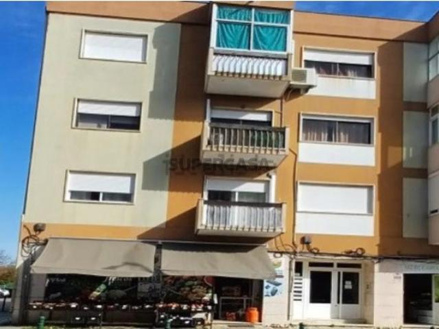 Apartamento T4 em Corroios