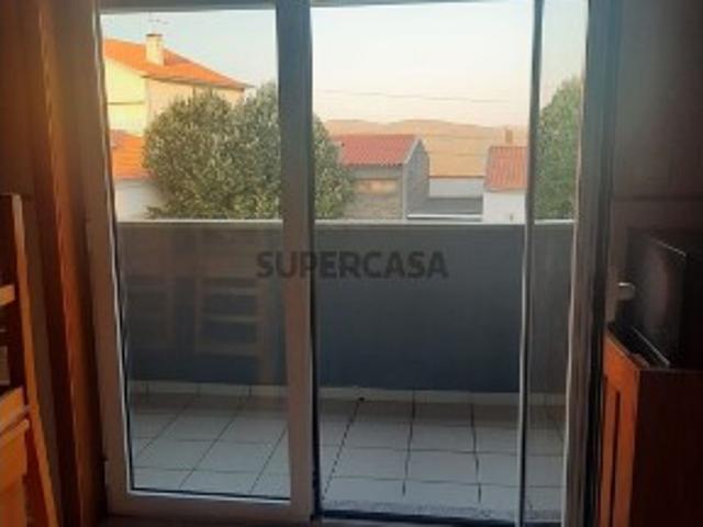 Apartamento T4 em Freixo de Espada À Cinta e Mazouco