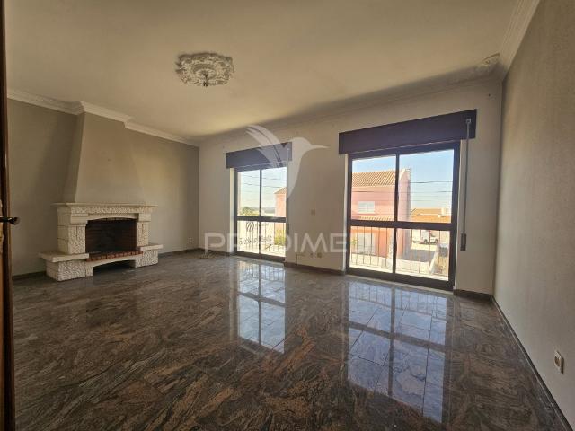 Apartamento T4 em Gaio do Rosário
