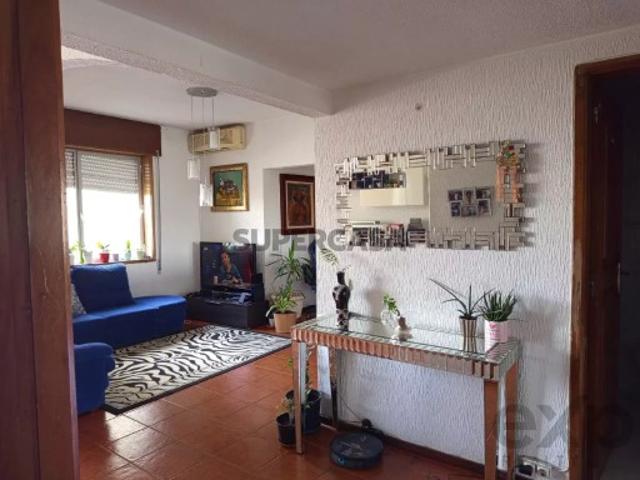Apartamento T4 em Gulpilhares