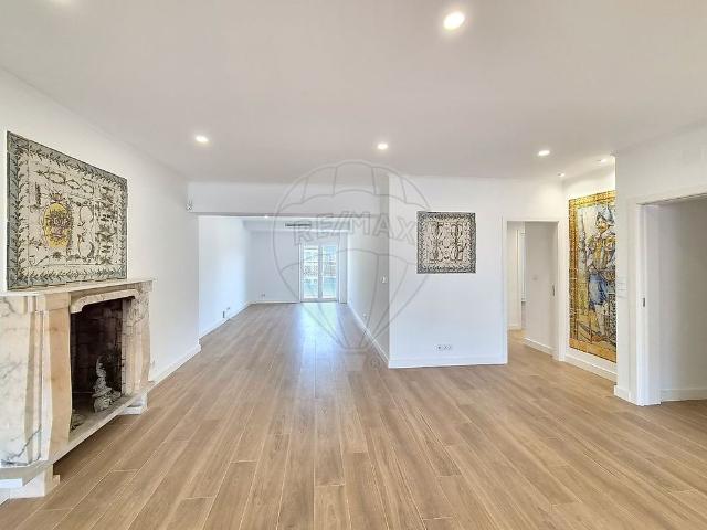 Apartamento T4 em Lisboa