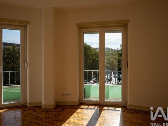 Apartamento T4 em Lisboa