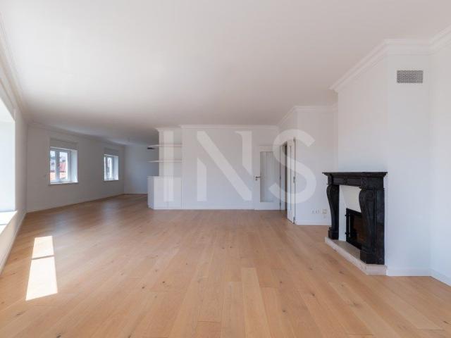 Apartamento T4 em Lisboa