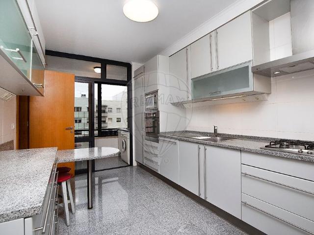 Apartamento T4 em Lisboa