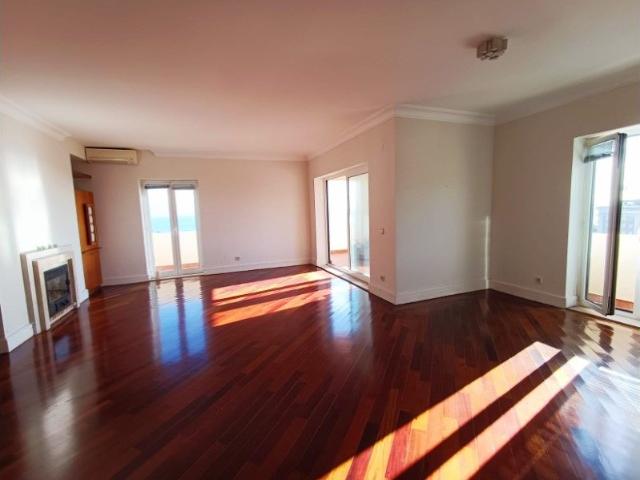Apartamento T4 em Lisboa