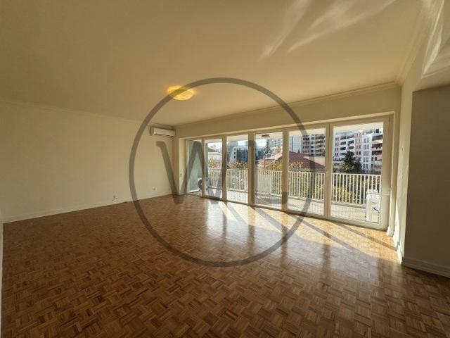Apartamento T4 em Lisboa